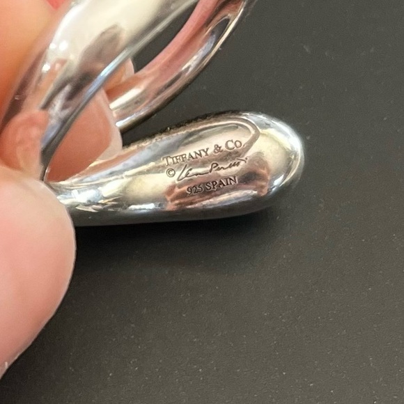 Tiffany & Co. Elsa Peretti Teardrop Bypass Ring
925 Sterling Silver Sz. 7.0 💎 - Picture 6 of 9